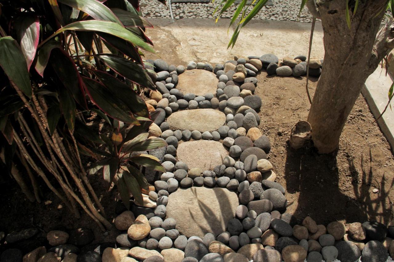 Nuka Beach Inn Kuta Lombok Eksteriør bilde